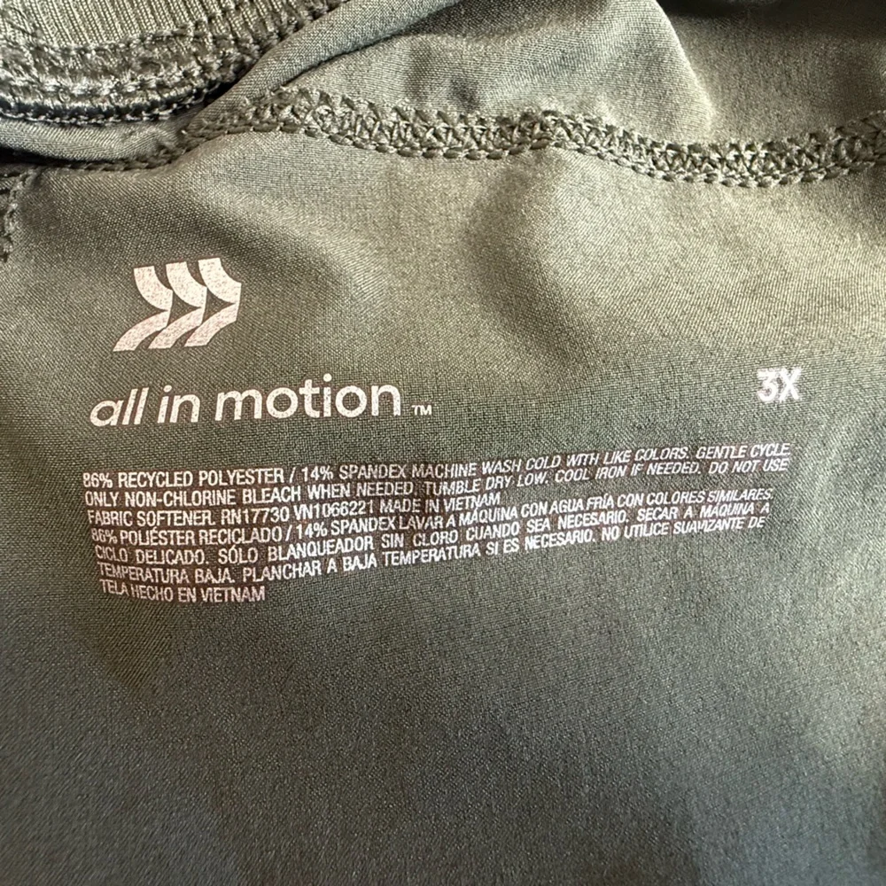 Women’s All in Motion Joggers/ taper pants Bundle Grey, Olive, & Black, 3X - Picture 2 of 15